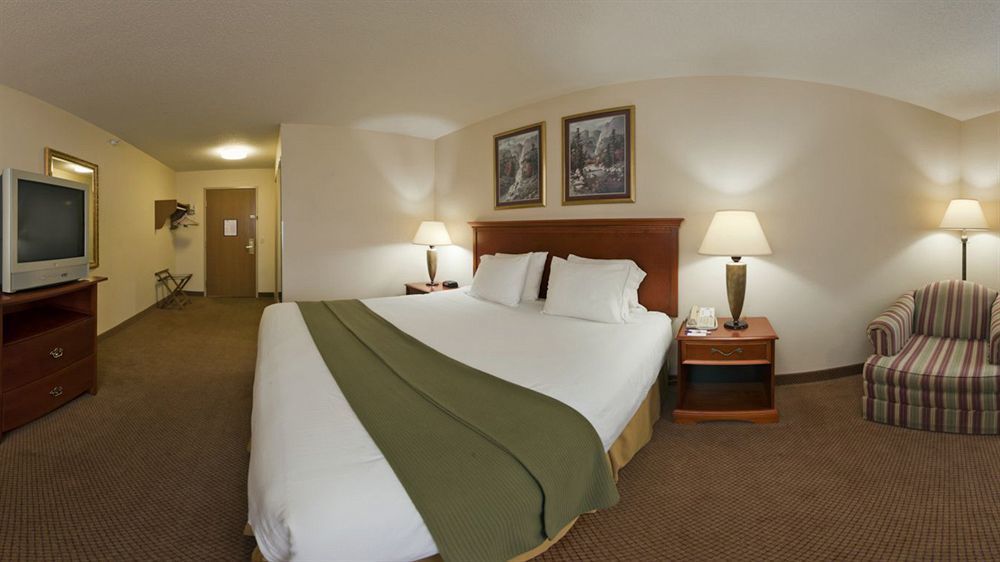 Holiday Inn Express Adrian By Ihg Exterior foto